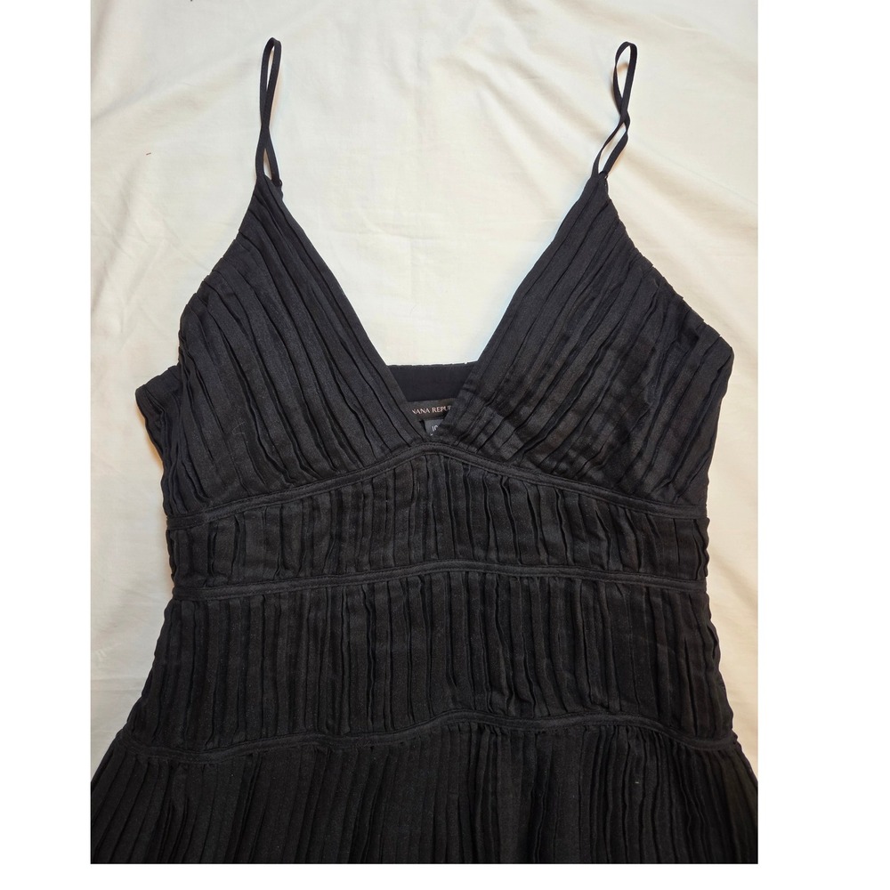 Banana Republic Black Pleated Maxi Dress Plunge V-Neck Linen Blend Size 10 - Picture 2 of 9